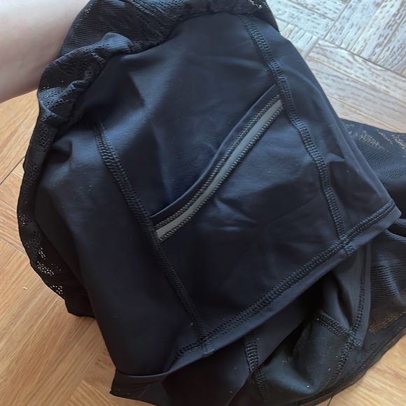 Lululemon City Sky Run By Short Black size 8 - Picture 9 of 11